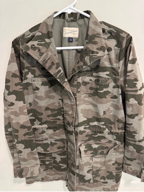 Universal Thread Jackets & Blazers - Universal Thread Women's Camo Field Jacket in Olive and Tan Size Med